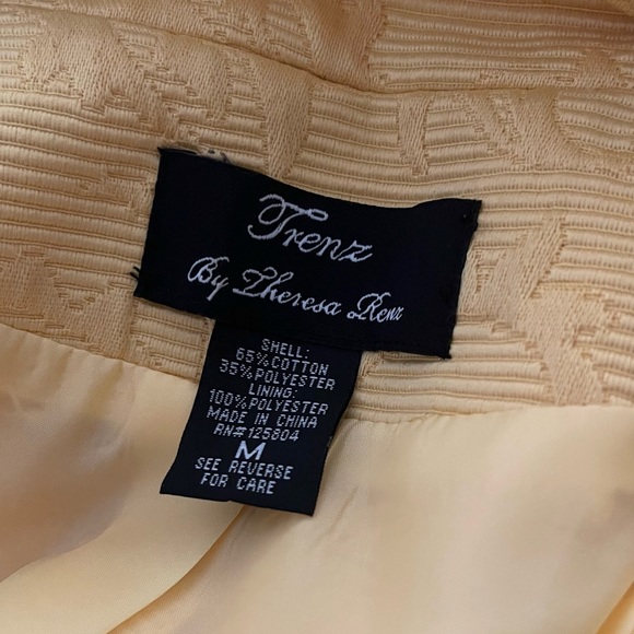 Trenz By Theresa Renz Quilted Yellow Blazer. - Picture 9 of 11
